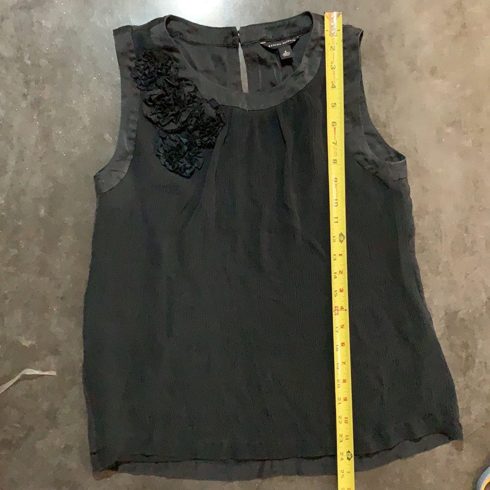 Banana Republic Rosette‎ Silk Top Black - Picture 6 of 10